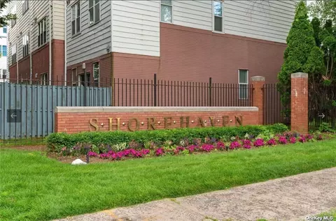 321 Admiral Ln #1321A, Bronx, NY 10473