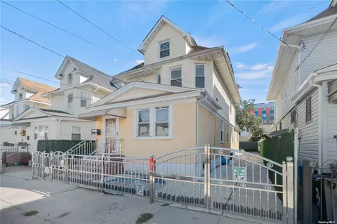 13840 102nd Ave, Jamaica, NY 11435