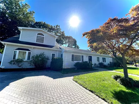 40 Chicago Ave, Massapequa, NY 11758