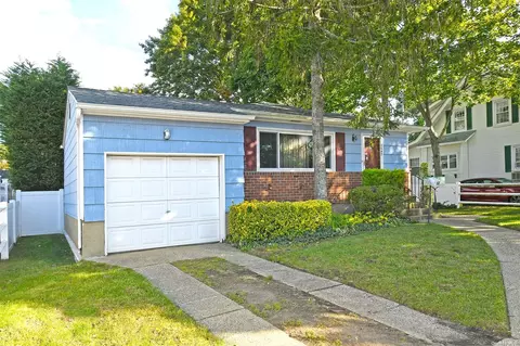 2547 Hicks St, Bellmore, NY 11710