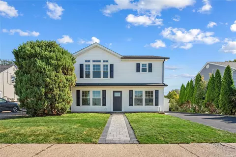 57 Center Ln, Levittown, NY 11756