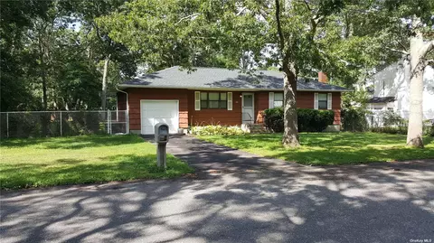 35 Moriches Ave, Mastic, NY 11950