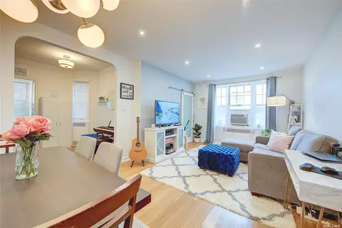 77-34 113th St #5E, Forest Hills, NY 11375