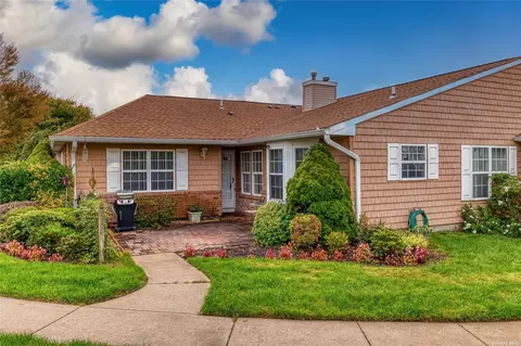 55 Theodore Dr #55, Coram, NY 11727
