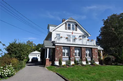 46 Irwin Pl, Huntington, NY 11743