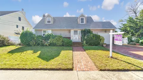 1110 Steele Blvd, Baldwin, NY 11510