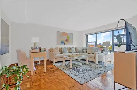 21-20 33rd Rd #8D, Astoria, NY 11106