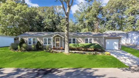 1407-51 Middle Rd, Calverton, NY 11933
