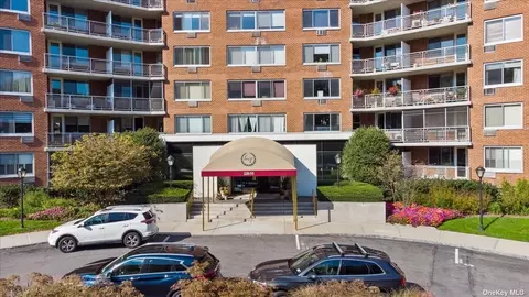220-55 46th Ave #4G, Bayside, NY 11361