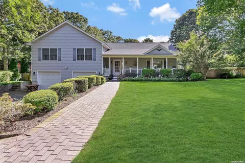 53 Norwood Rd, Hampton Bays, NY 11946