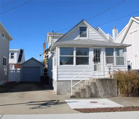 81 Baldwin Ave, Point Lookout, NY 11569