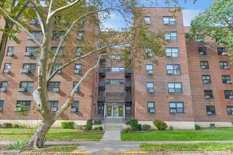 211-01 75 Ave #5H, Bayside, NY 11364