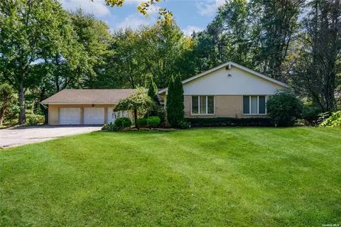 544 Half Hollow Rd, Dix Hills, NY 11746