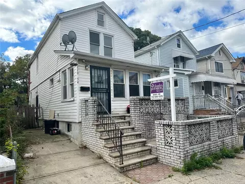 110-54 160th St, Jamaica, NY 11433