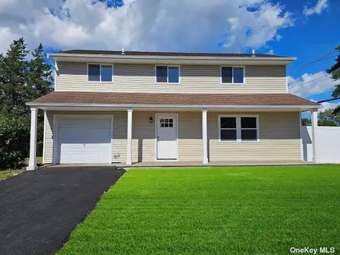 3 Olive St, Central Islip, NY 11722
