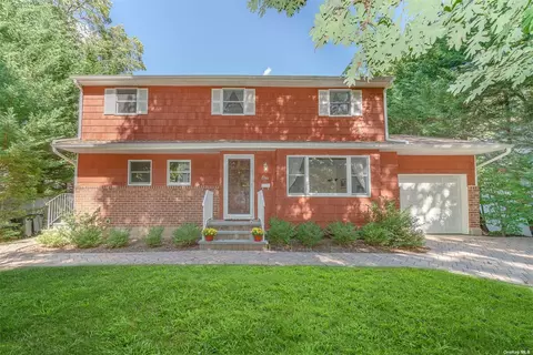 1 Chestnut Ct, Commack, NY 11725