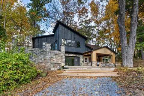 7 Hillside Ave, Lewisboro, NY 10526