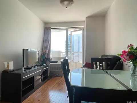 37-20 Prince St #10A, Flushing, NY 11354