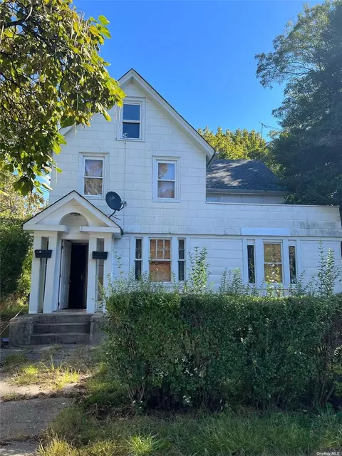 46 Cottage, Roosevelt, NY 11575