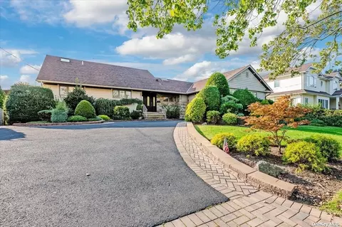 348 Riviera Dr S, Massapequa, NY 11758