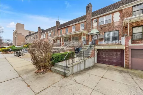 102-42 63rd Ave, Forest Hills, NY 11375