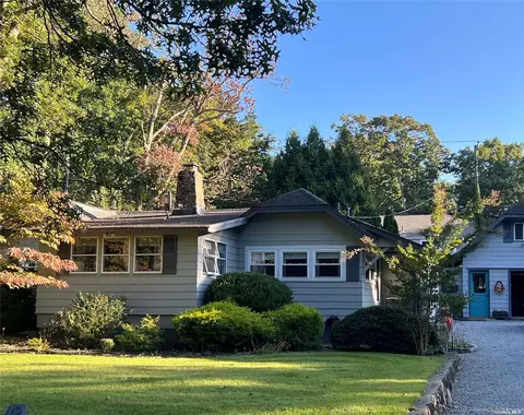 12 Midwood Rd, Stony Brook, NY 11790