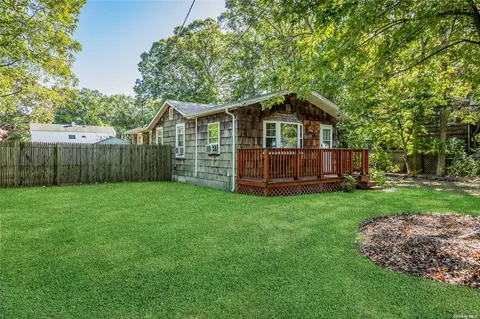 145 Magnolia Dr, Selden, NY 11784