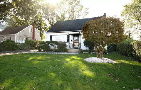 256 W 16th St, Deer Park, NY 11729