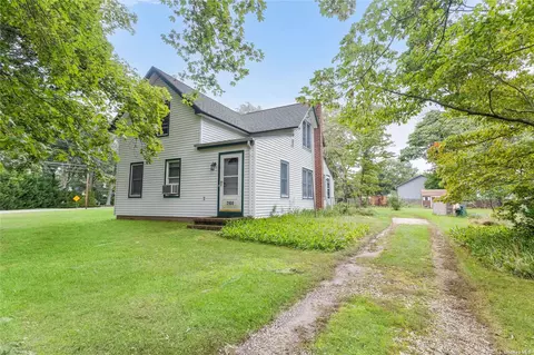 2900 Grand Ave, Mattituck, NY 11952