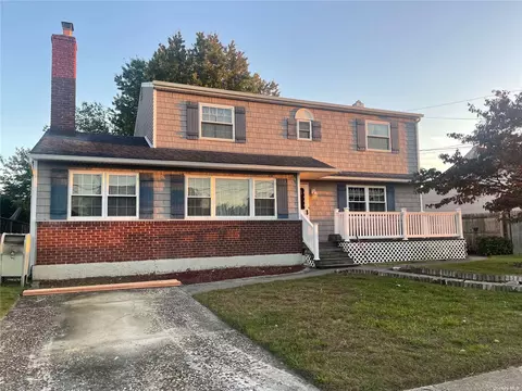 122 Kellum St, West Babylon, NY 11704
