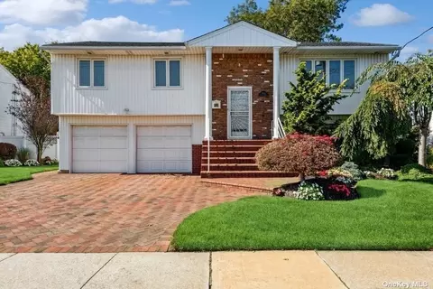 3108 Hewlett Ave, Merrick, NY 11566