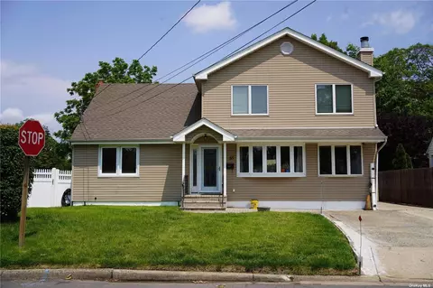 55 Kennedy Ave, North Babylon, NY 11703