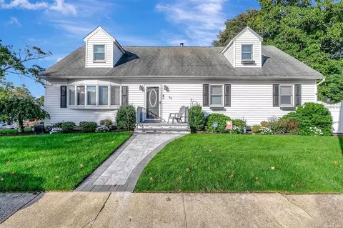 35 Georgia St, East Northport, NY 11731