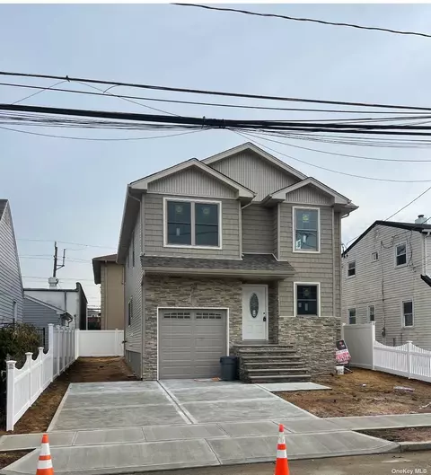 167 Oakley Ave, Elmont, NY 11003