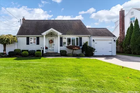 65 Lincoln Blvd, Bethpage, NY 11714