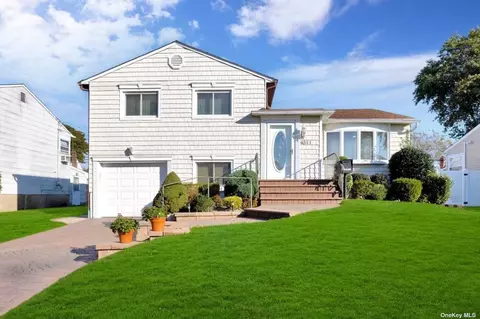4011 Demont Rd, Seaford, NY 11783