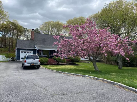 287 Mount Sinai Coram Rd, Mount Sinai, NY 11766