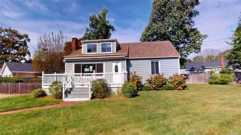 51 Lafayette Dr, Shirley, NY 11967