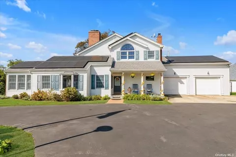 502 Keith Ln, West Islip, NY 11795