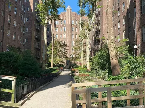 4818 43 St #4D, Woodside, NY 11377