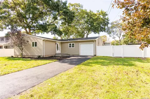 110 Cranford Blvd, Mastic, NY 11950