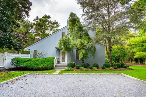 3 Cedarfield Ln, Westhampton, NY 11977
