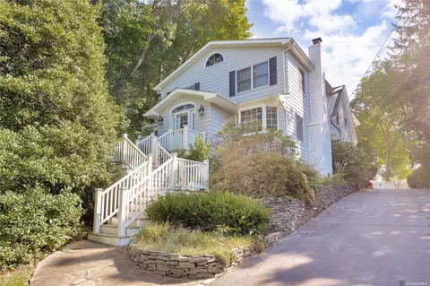 453 W Broadway, Port Jefferson, NY 11777