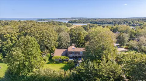 825 Springs Fireplace Rd, East Hampton, NY 11937