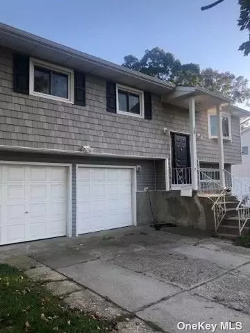 36 Kansas Ave, Bay Shore, NY 11706