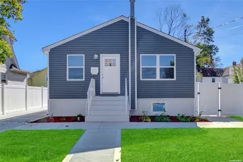 34 Elizabeth Ave, Hempstead, NY 11550