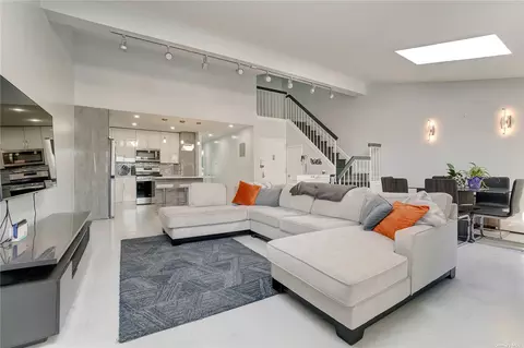 1070 E 73rd St #4C, Brooklyn, NY 11234
