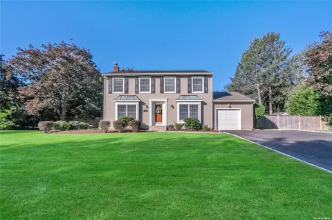 10 Magnet St, Stony Brook, NY 11790