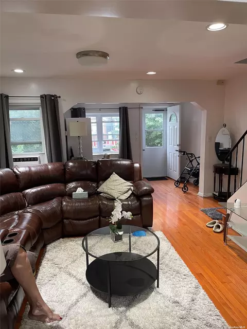 103-20 124th St, Richmond Hill, NY 11418
