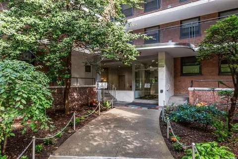 35-31 85th St #3D, Jackson Heights, NY 11372